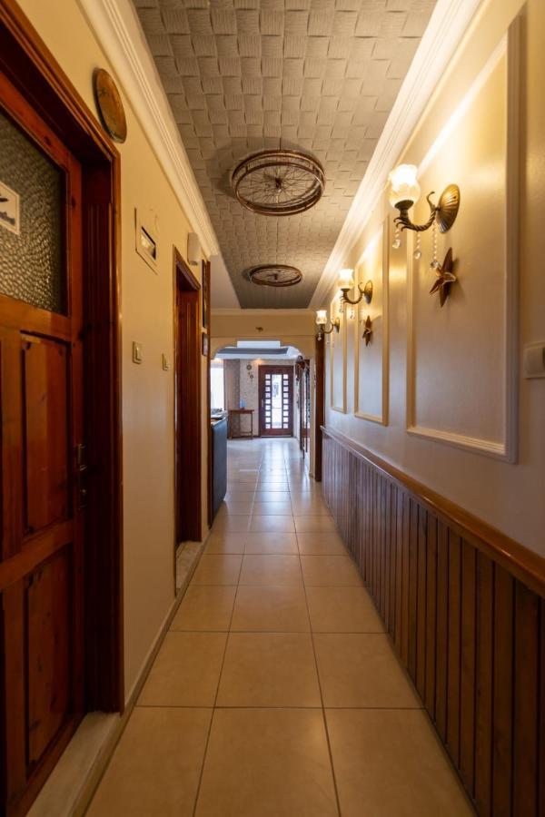 Lımon Otel Foça Exterior foto