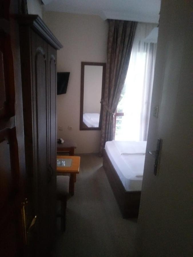 Lımon Otel Foça Exterior foto