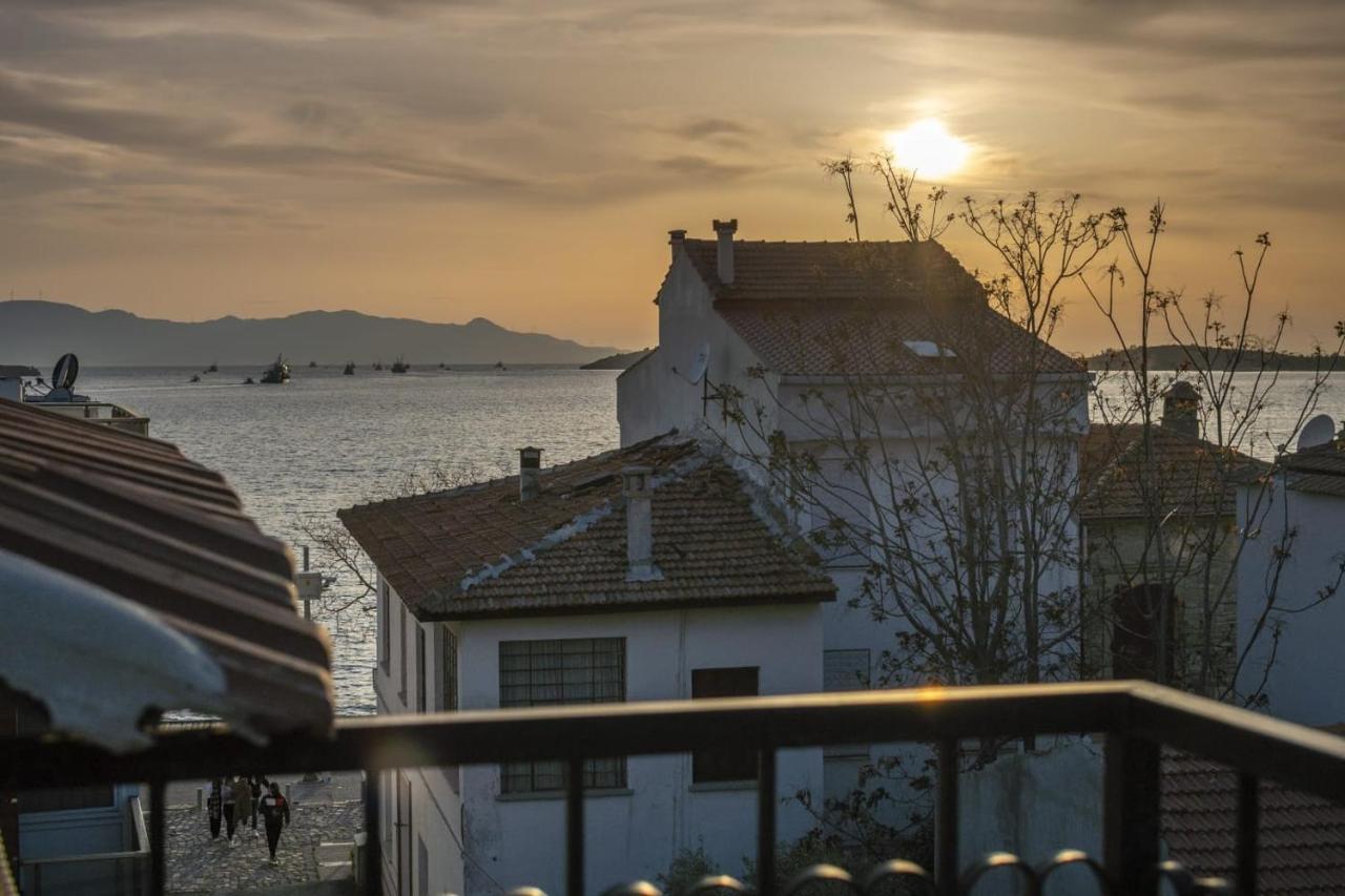 Lımon Otel Foça Exterior foto